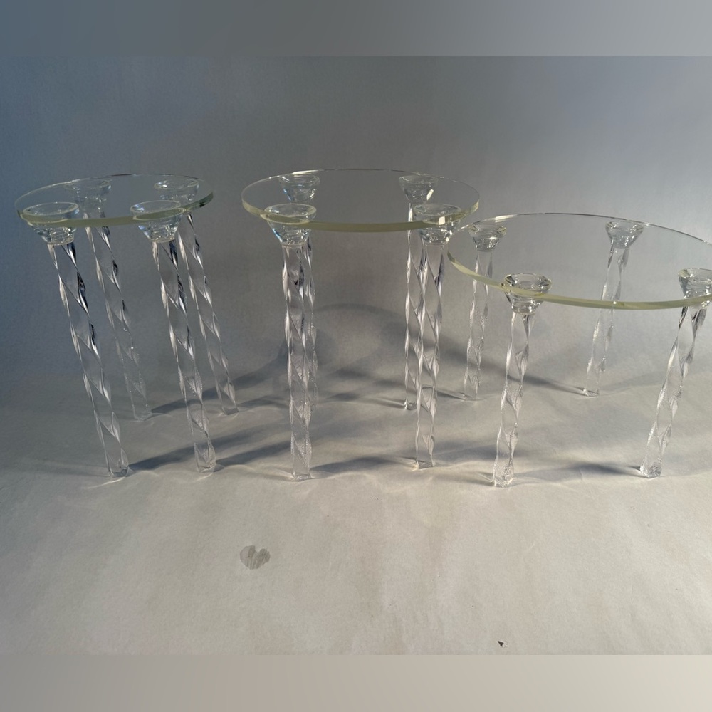 Elegant Acrylic Cake Plates and Twist Pillars